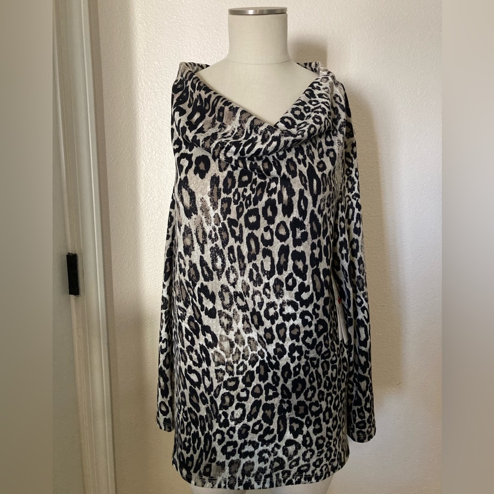 NWT- Tribal animal print tunic
